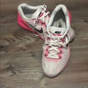 Nike sneakers lunarlon size 9